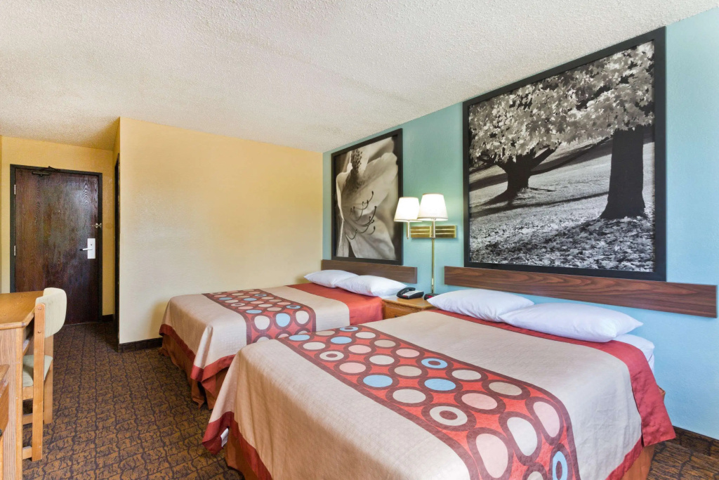 Super 8 Lexington Park/California Area