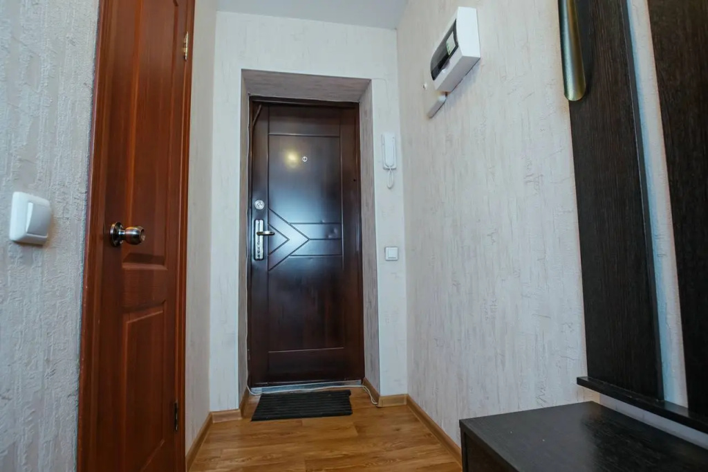 Dzerzhinskogo 10 Dvuhkomnatnye apartamenty v tsentre rjadom s KuzGTU