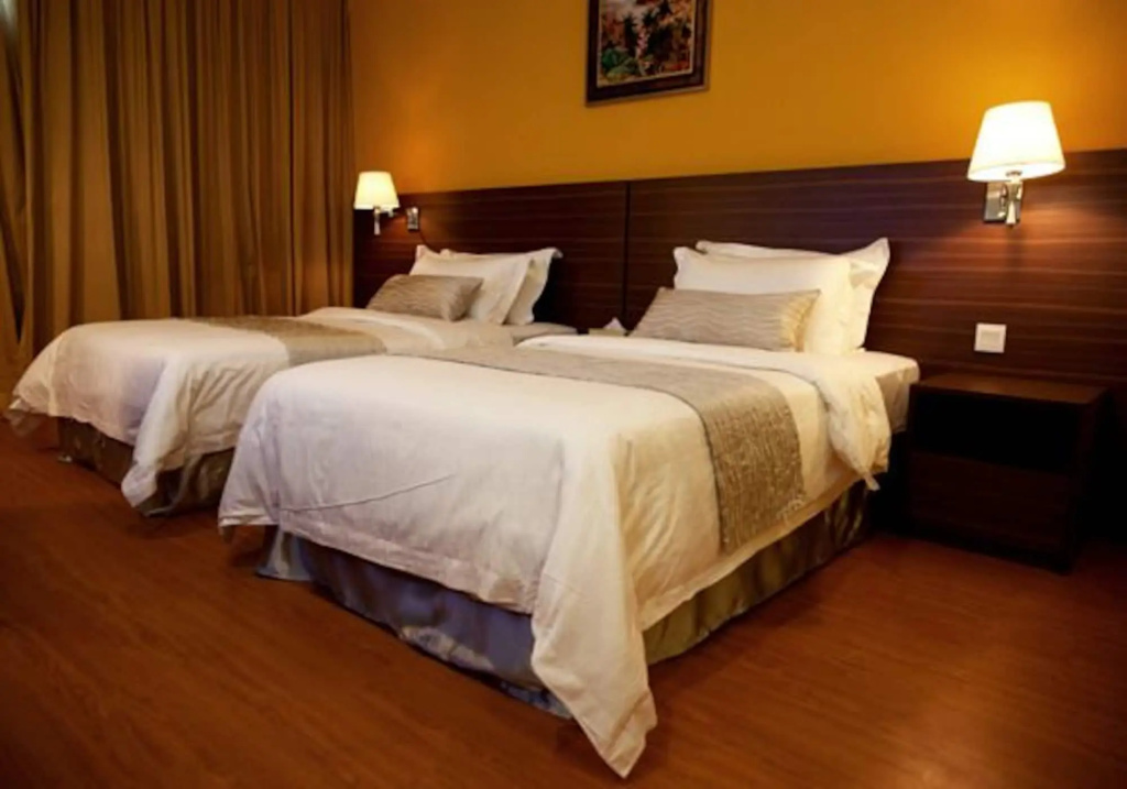 Pine Tree Hotel