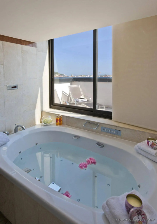 Holiday Inn Nice by IHG