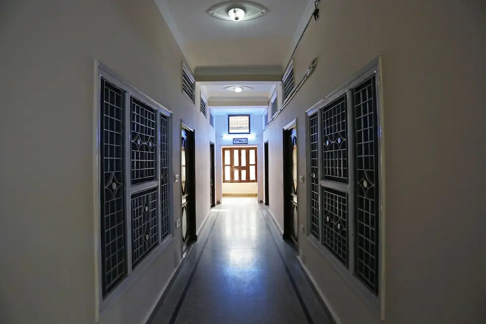 OYO 8988 Radha Krishna Guest House