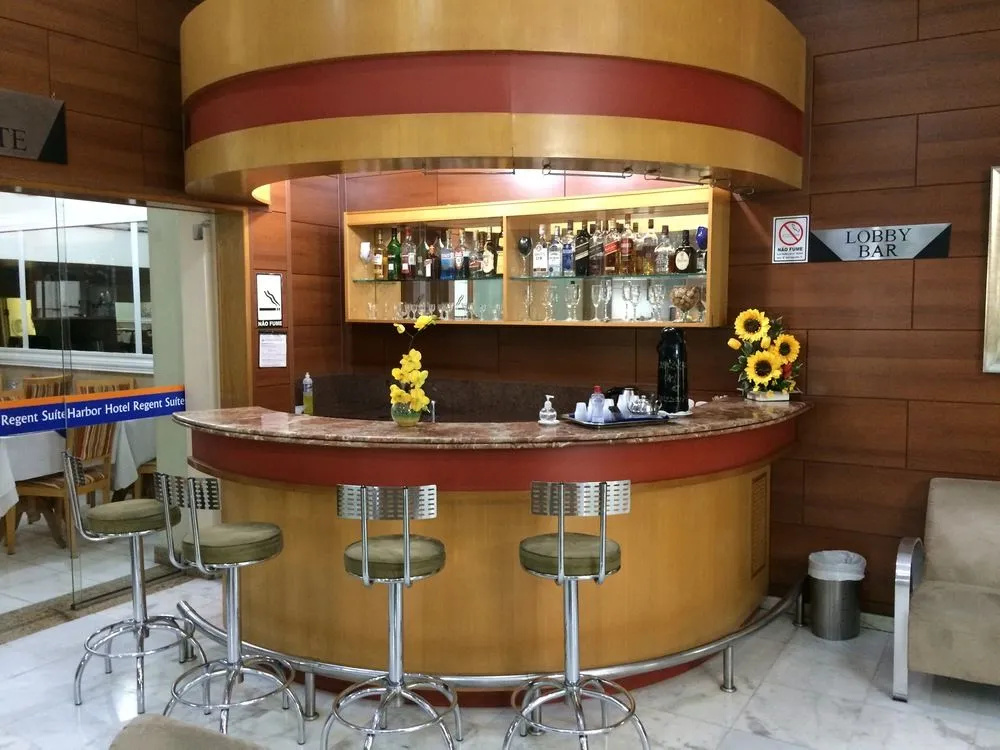 Harbor Regent Suites
