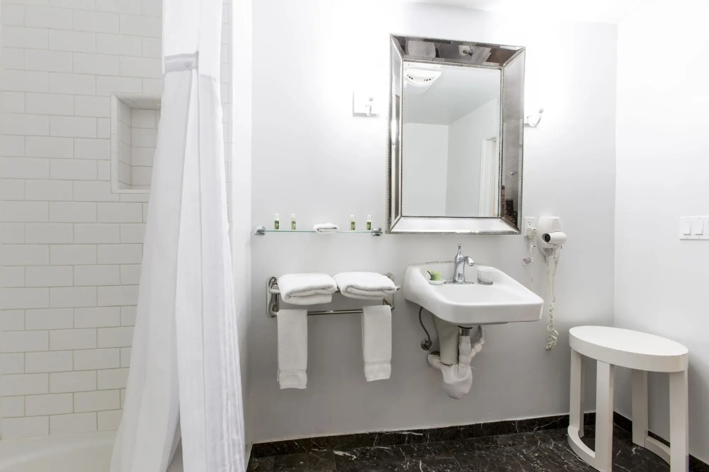 L.A. Sky Boutique Hotel