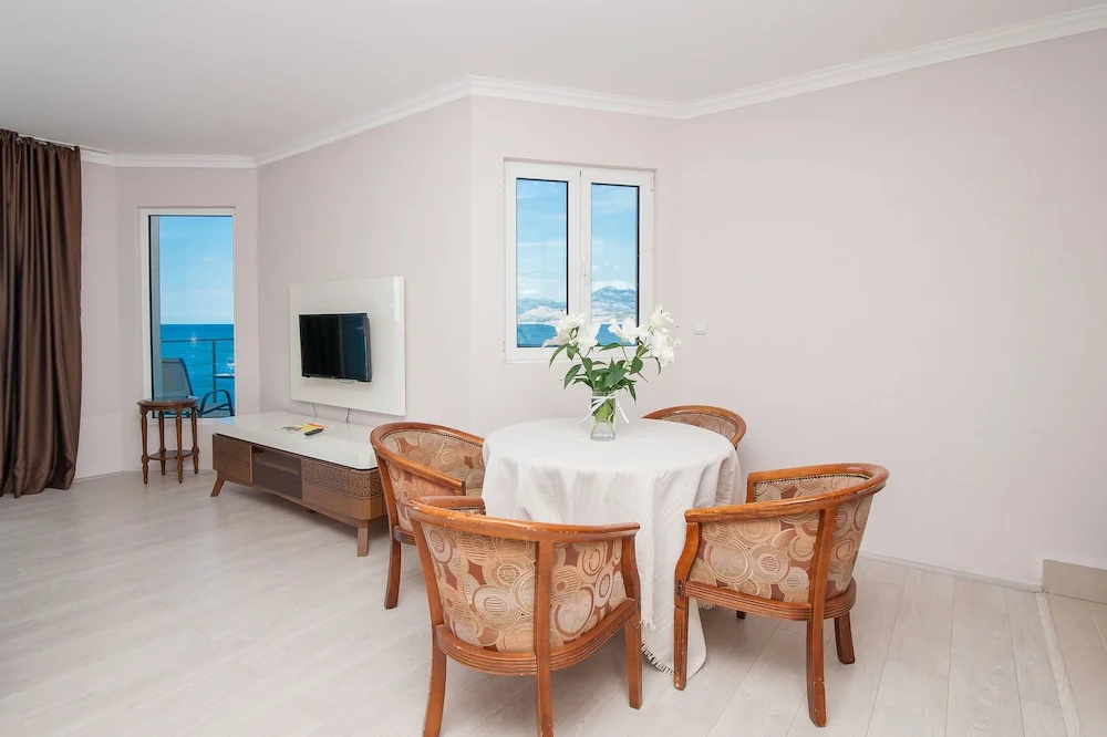 Open Sea Apartments