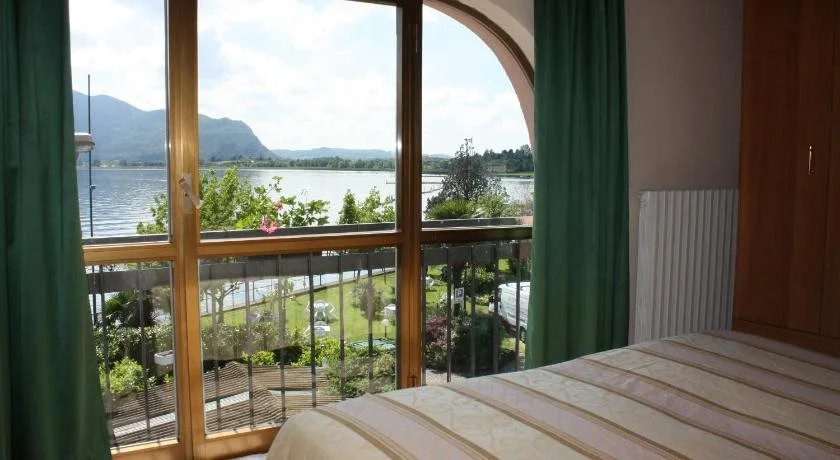 Albergo Ristorante Punta Dell'Est
