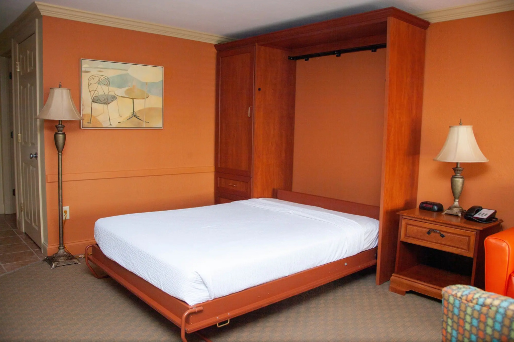 InnSeason Resorts HarborWalk