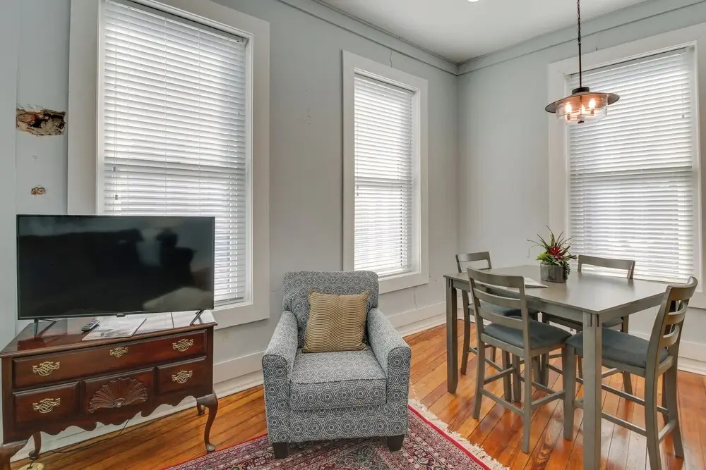 Modern Downtown Hot Springs Vacation Rental!