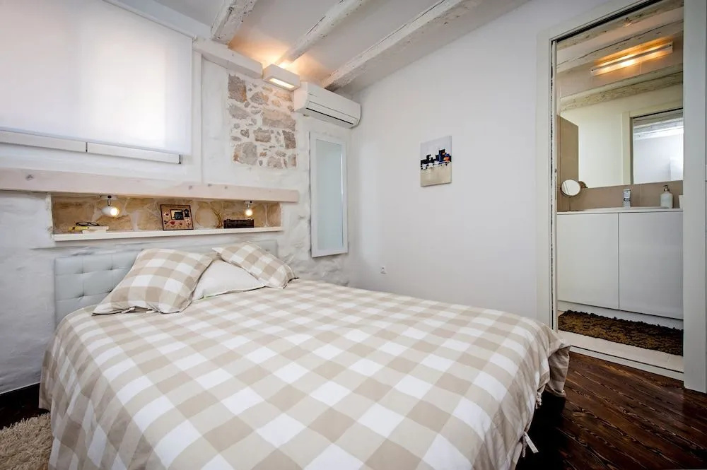 Pisinium Studios