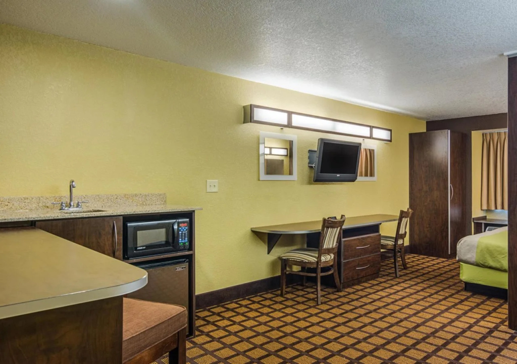 Motel 6 Canton, GA