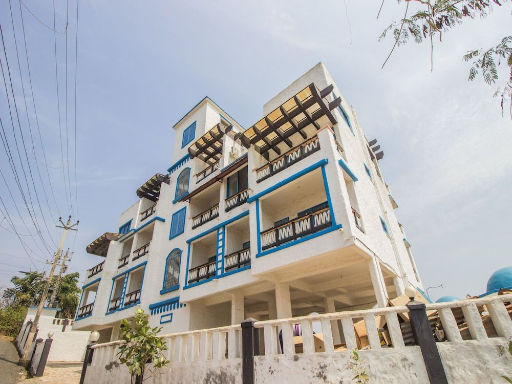 OYO 11899 Home Greek Style 4BHK Penthouse Bambolim