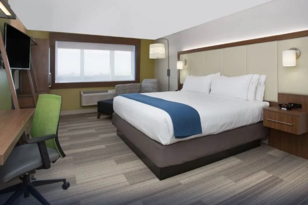 Holiday Inn Express & Suites - Calgary Airport Trail NE by IHG