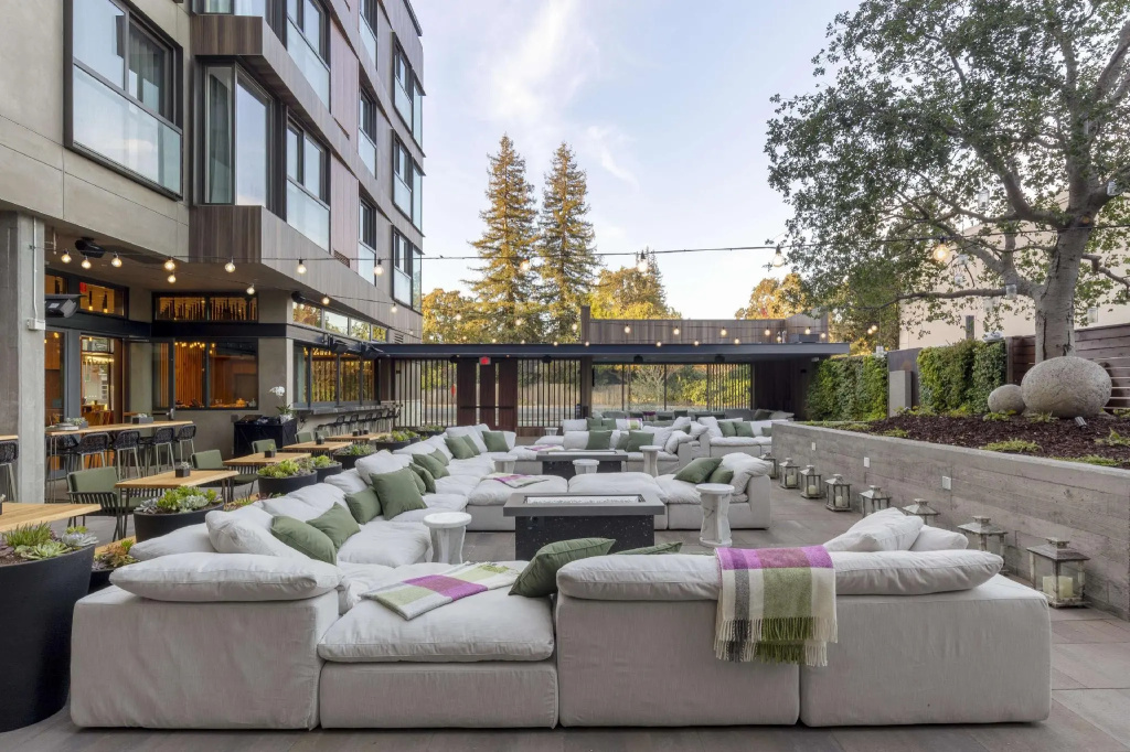 University Park Inn & Suites, an Ascend Collection Hotel