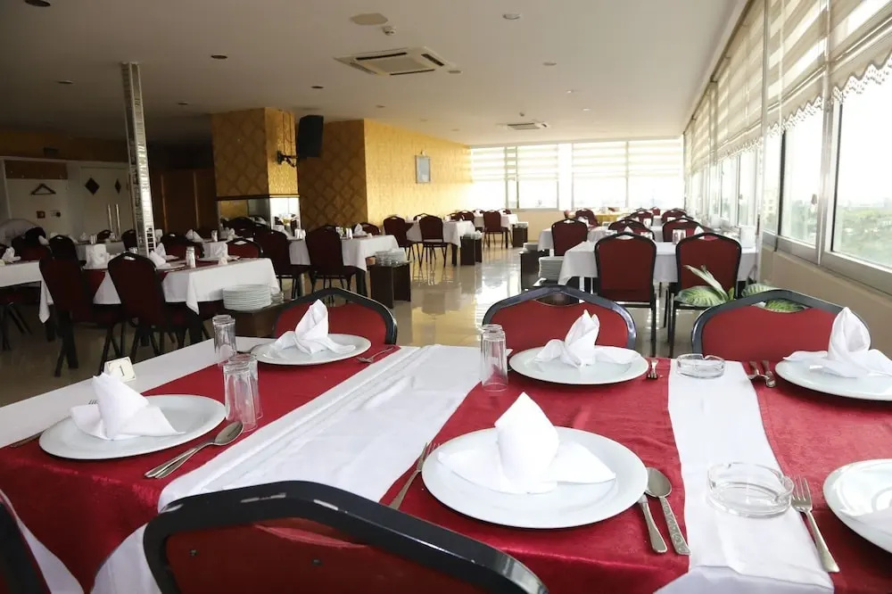 Tella Hotel
