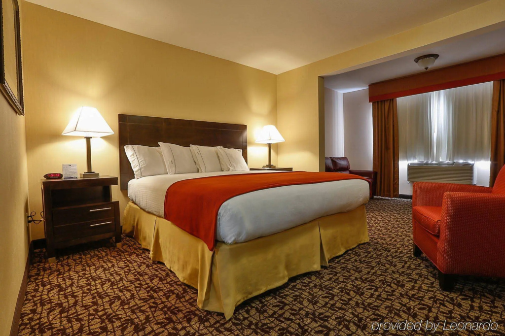 Holiday Inn Express Oakdale by IHG