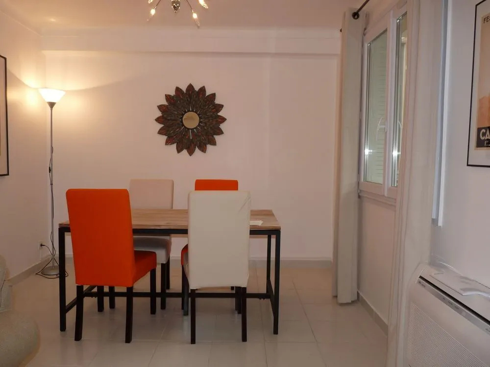 Apartment 82