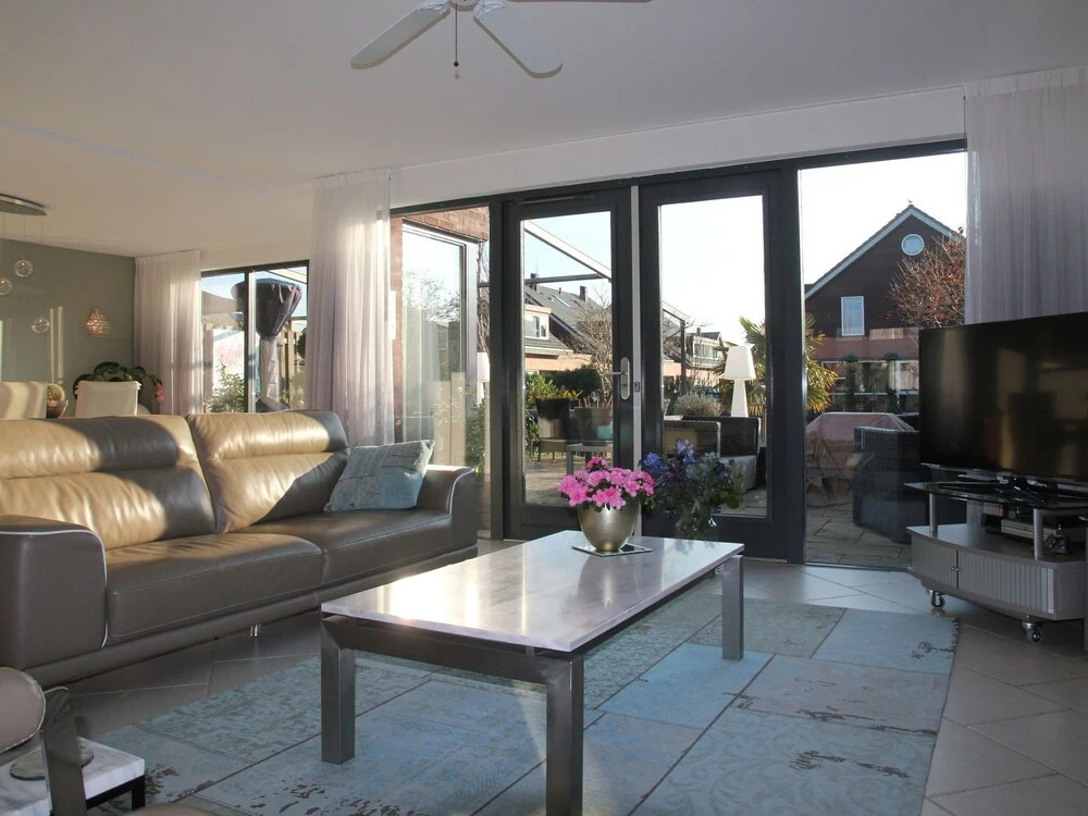 Sunny Holiday Home in Alkmaar on the Water