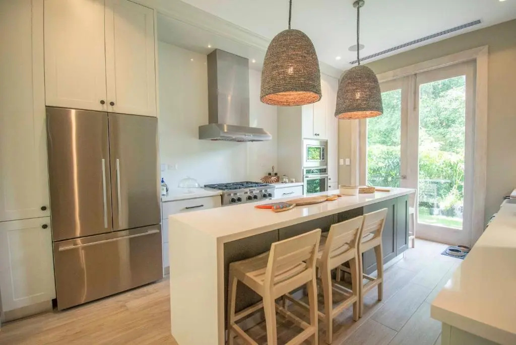 Stylish Fully-staffed Villa Near Beach and Lagoons in Exclusive Golf Resort