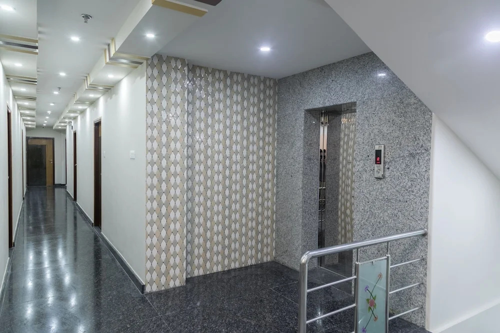 OYO 9909 The Saad Hotel