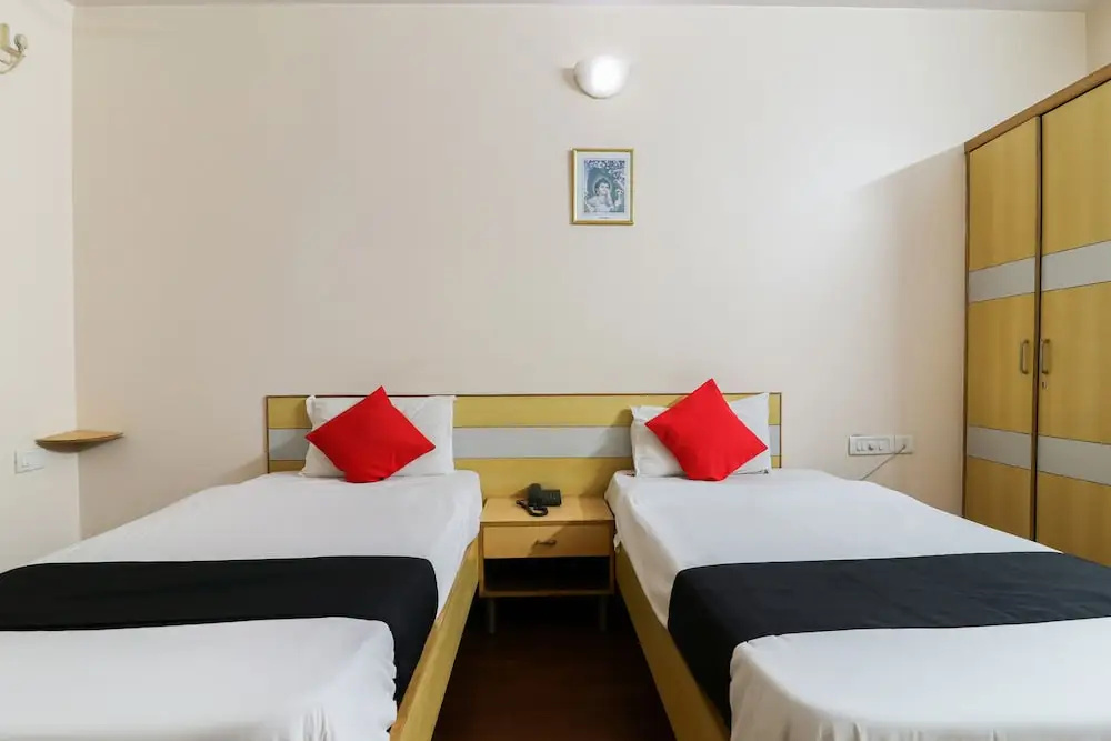 Capital O 62901 Online Suites by Shanthiniketan Homes