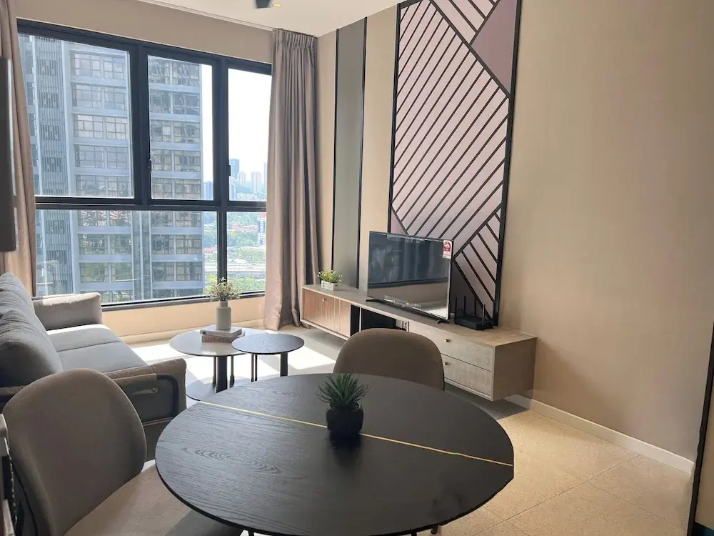Millerz Square Suite By Ango