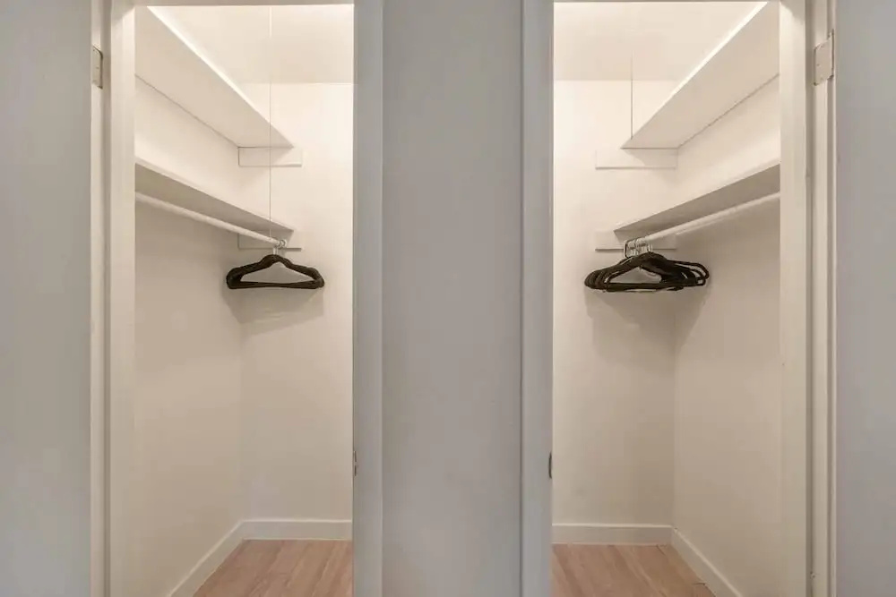 Stylish 2BR Near UT Hyde Park Evonify