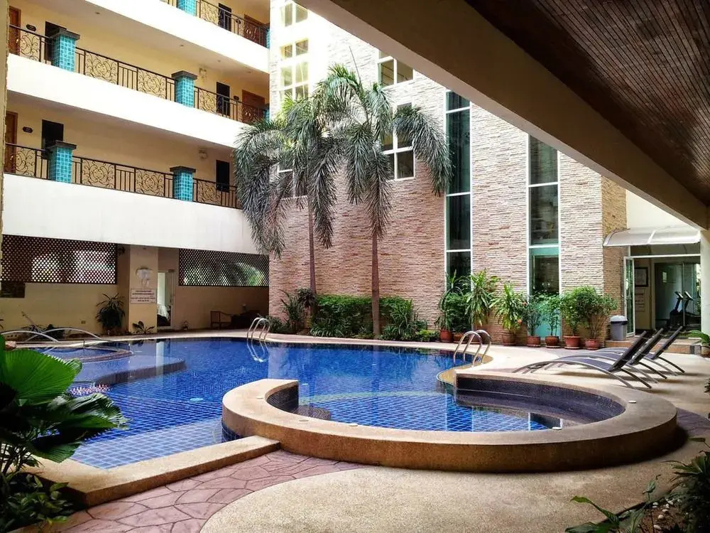 A Large 2 BR - 3 Baths 511 Downtown