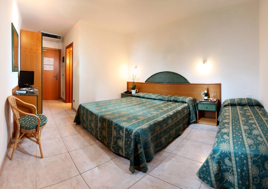 Hotel Mediterraneo