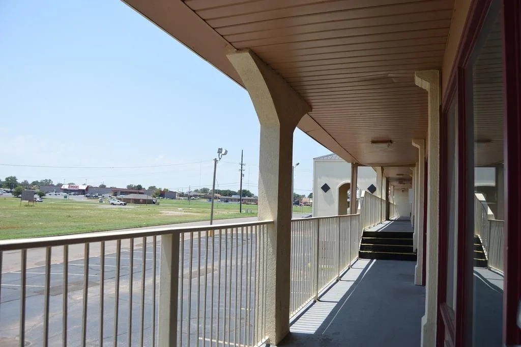 Regency Inn And Suites