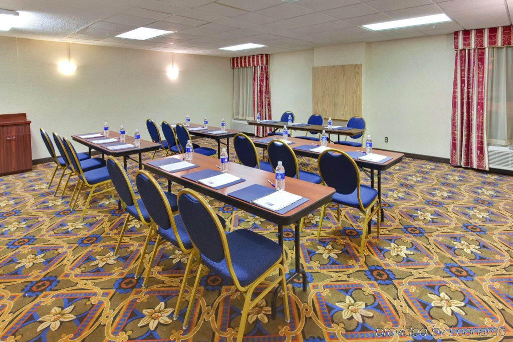 Holiday Inn Express Flint-Campus Area by IHG