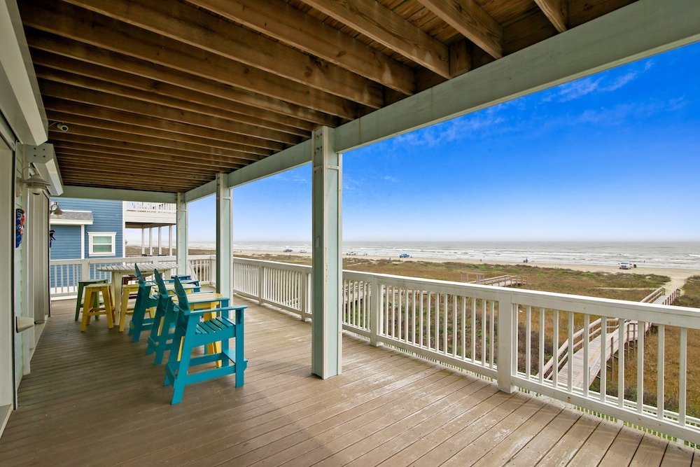 Enchanted Beachfront 3 Bedroom Home