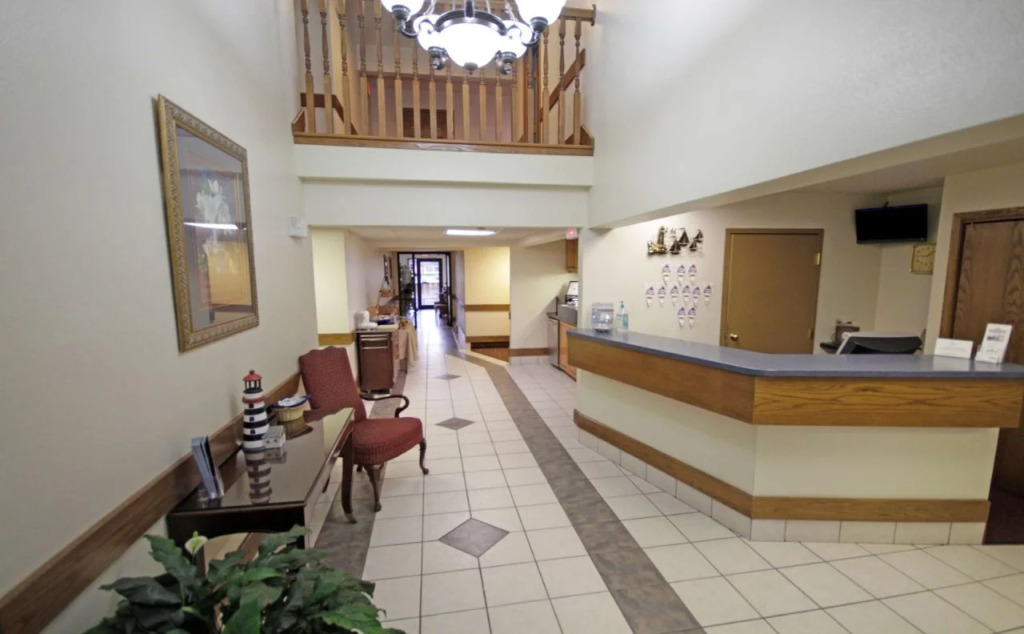 Harbor Winds Hotel