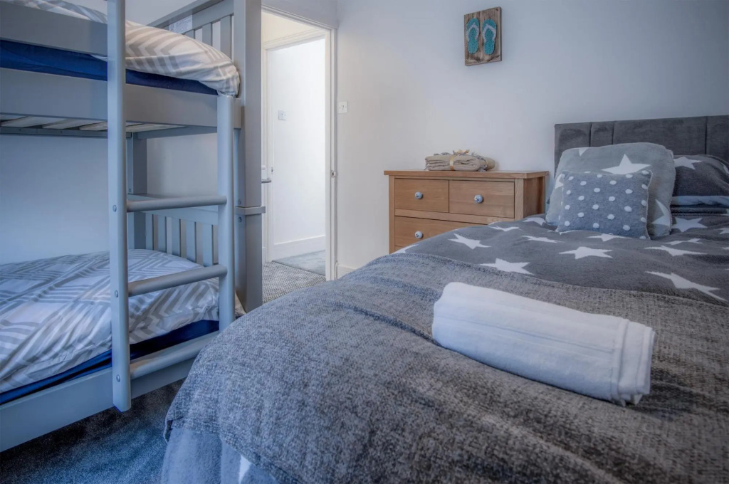 Hawtree Cottage - 2 Bedroom Cottage - Tenby