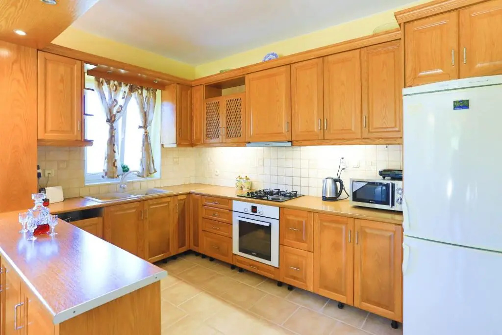 Villa Lemonita: Brand new, sea views, WiFi, near Loggos