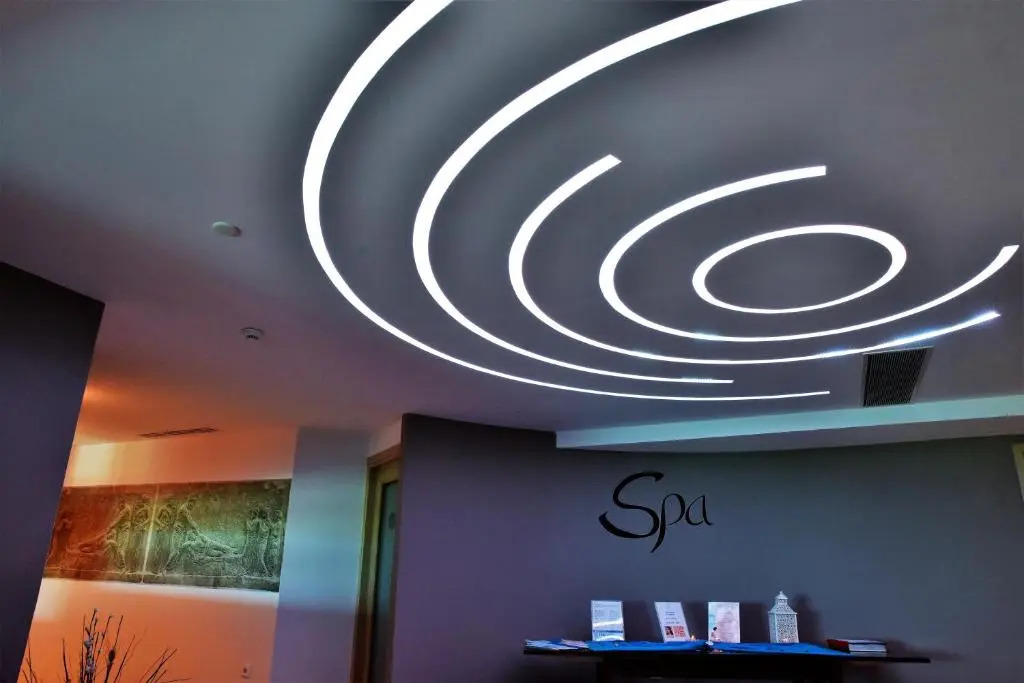 KRESTEN ROYAL Euphoria Resort