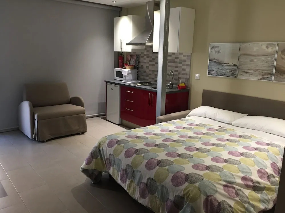 Apartamentos Turisticos Maria Guerrero