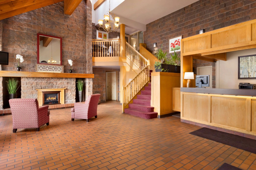 Travelodge by Wyndham North Bay Lakeshore