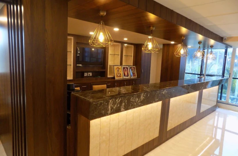 Hotel Sarah International