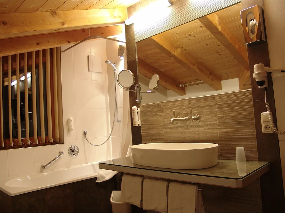 Schindler "Bed & Food Experience"