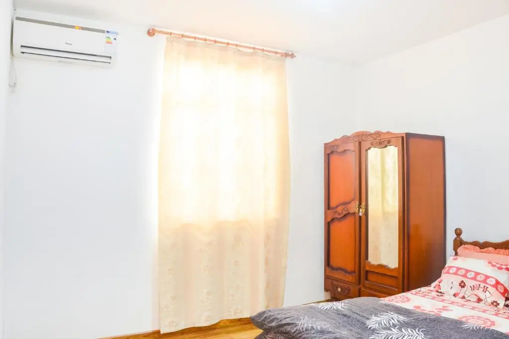 La Caverna House