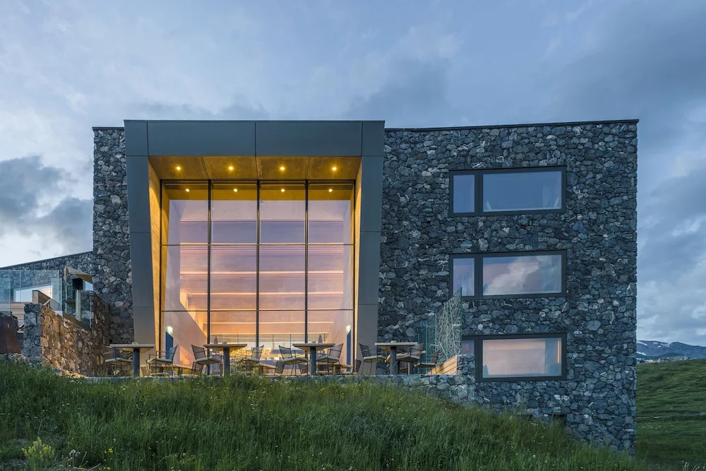 Chetzeron Hotel