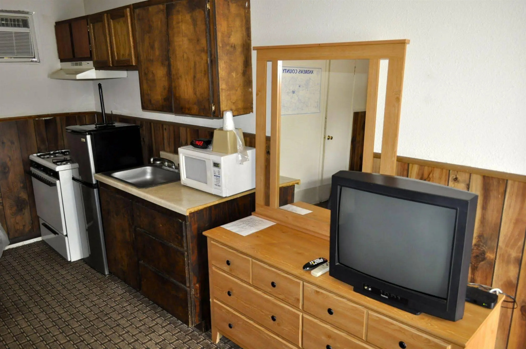 Andrews Motor Inn