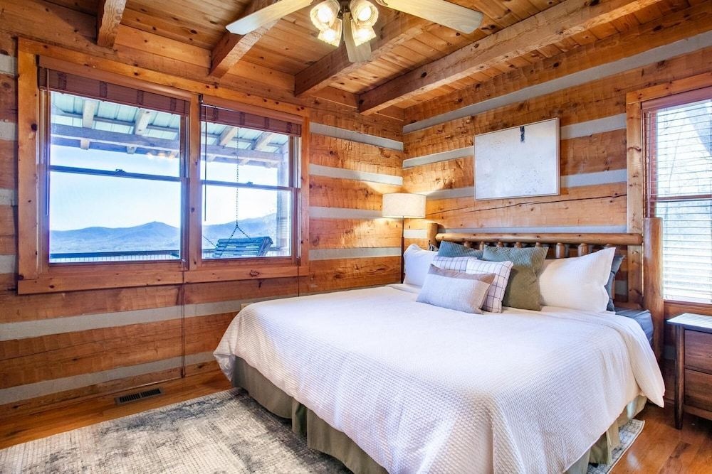 Big Bear Lodge in Sevierville