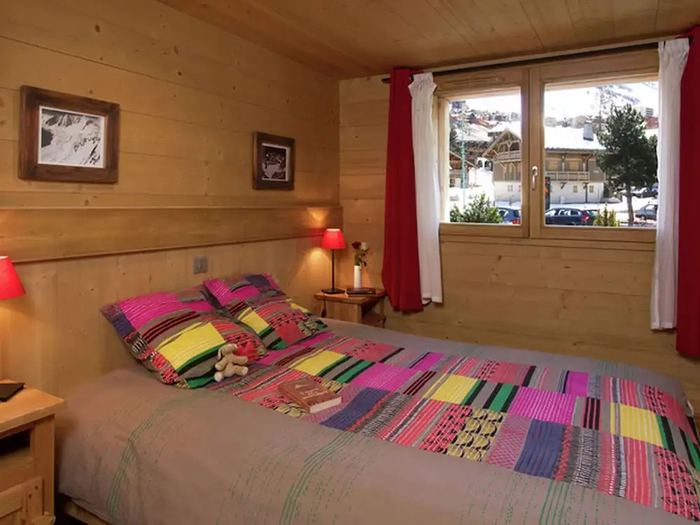 Chalet in Les 2 Alpes Near Ski Piste