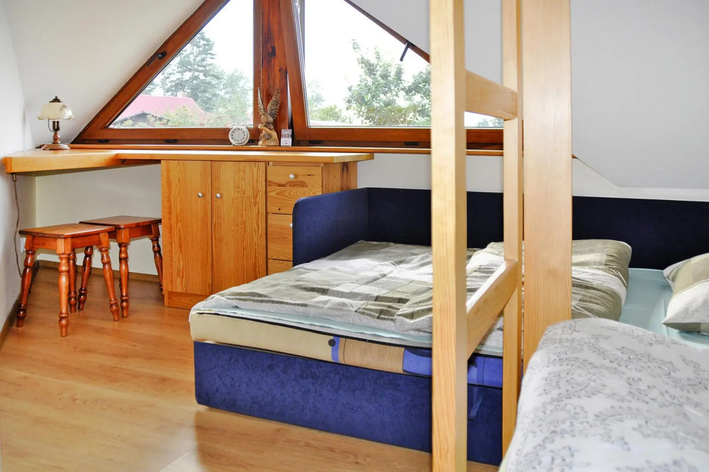 Holiday Home on the Lake Shore, Boat Included