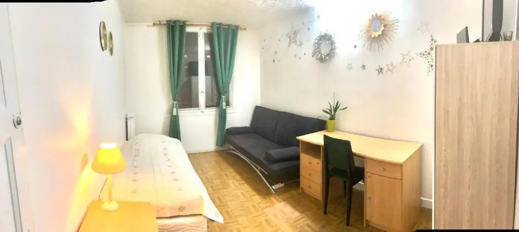 Private room 20 minutes from Eiffel Tower