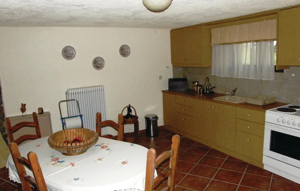 Awesome Home In Kamena Vourla