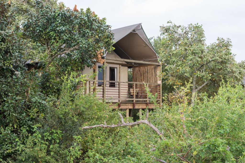 Ndhula Luxury Tented Lodge
