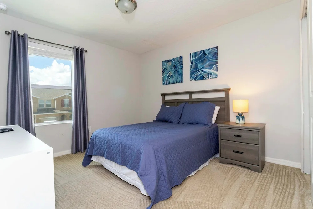 Four Bedrooms Townhome Close to Disney 5162a