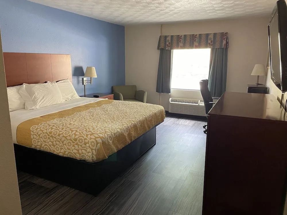 Royal Inn & Suites