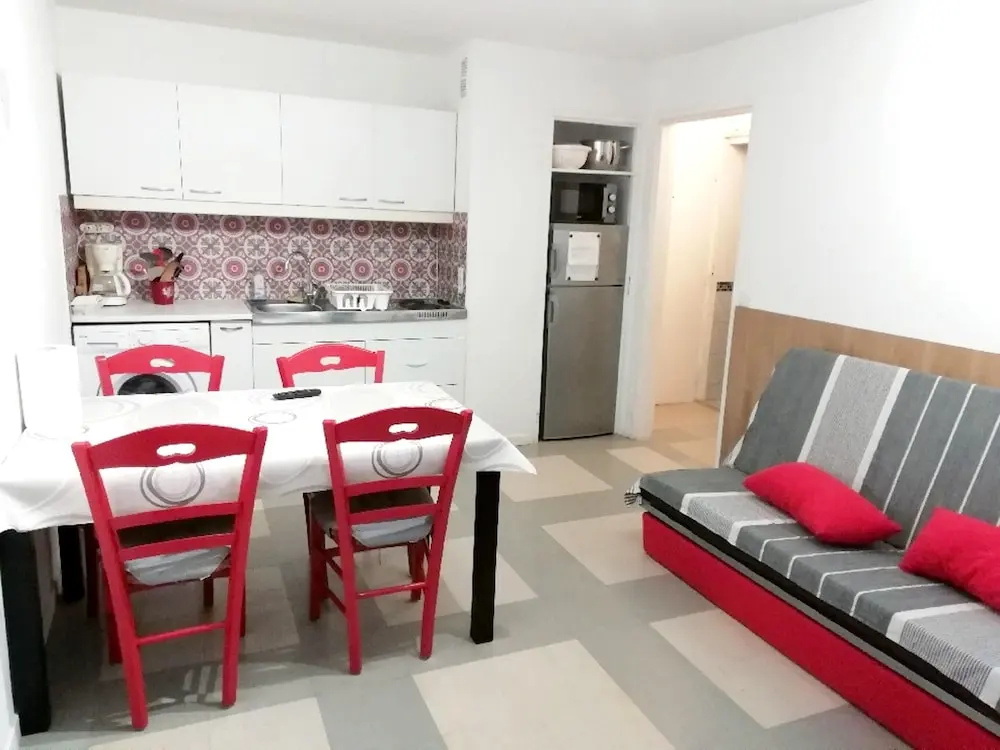 Apartment With One Bedroom In Saint Raphael With Furnished Balcony And Wifi 100 M From The Beach